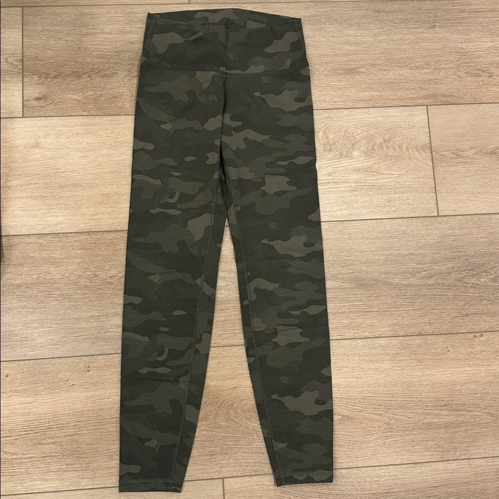 Old Navy Active Camouflage Balance Leggings